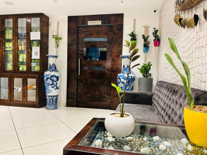 סמבאלפור Hotel Royal Retreat מראה חיצוני תמונה