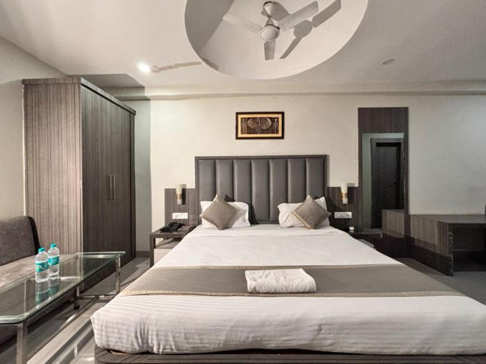 סמבאלפור Hotel Royal Retreat מראה חיצוני תמונה