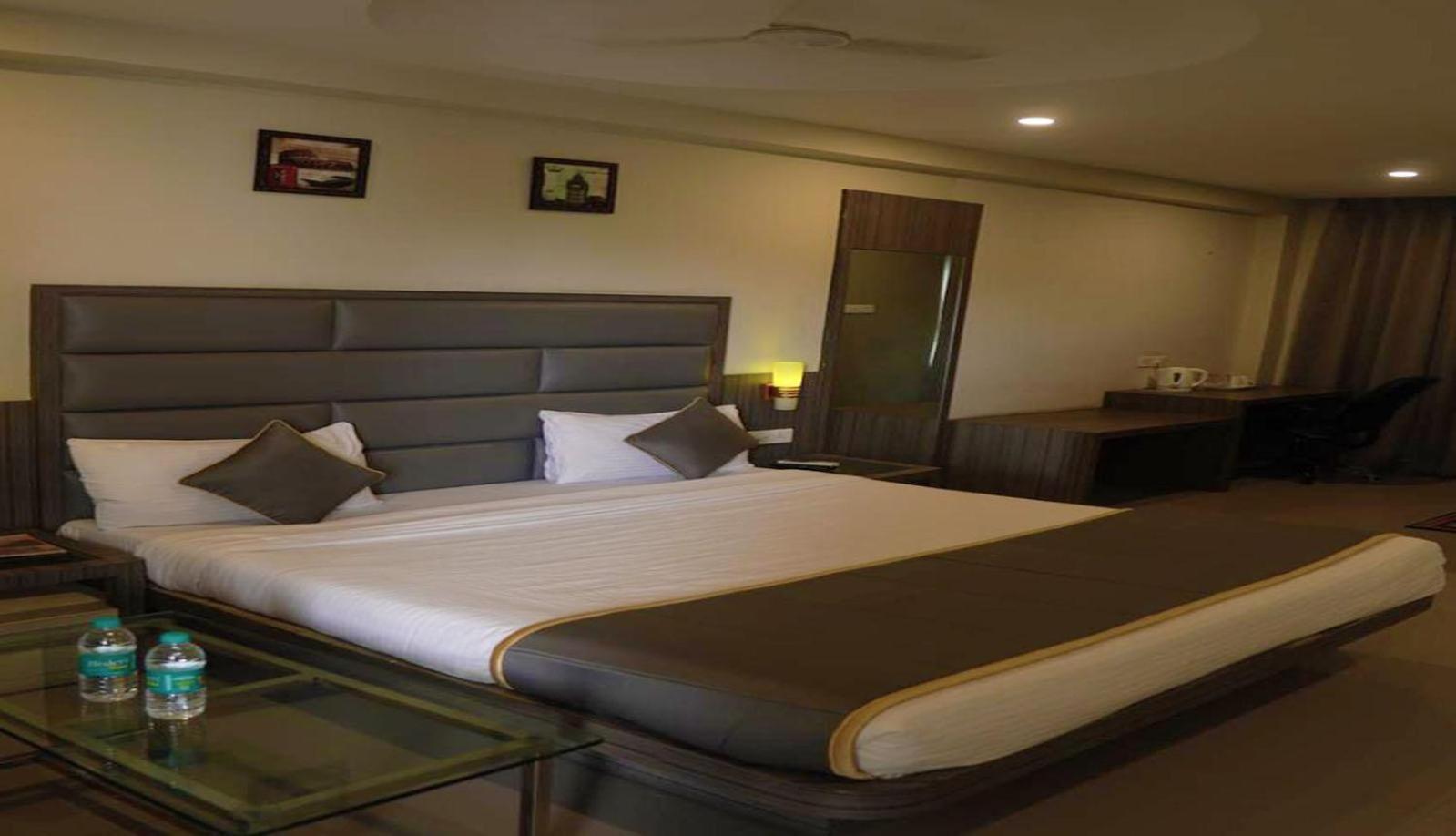 סמבאלפור Hotel Royal Retreat מראה חיצוני תמונה