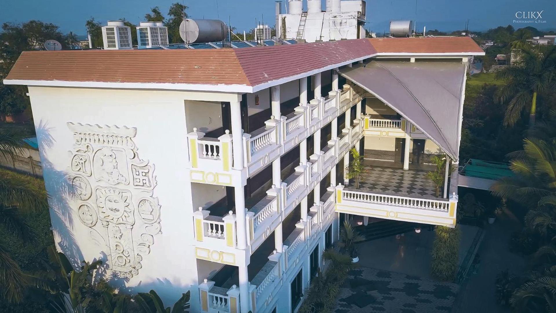 סמבאלפור Hotel Royal Retreat מראה חיצוני תמונה